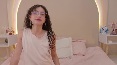 Snapshot of alicee_rodriguez chatting on 05/08/26, 04:45 alice online show from 05/08/26, 04:45