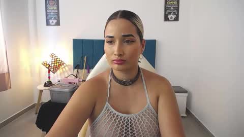 Alicia    1000 PM - 600 AM COLOMBIAN TIME online show from 09/30/25, 08:36