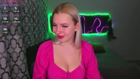 Snapshot of alicefreman chatting on 12/30/24, 10:21 Alice online show from 12/30/24, 10:21