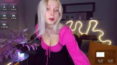 Snapshot of alicefreman chatting on 02/14/25, 01:29 Alice online show from 02/14/25, 01:29