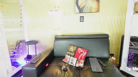 Snapshot of aliceglamour chatting on 05/28/26, 05:54 Allice online show from 05/28/26, 05:54