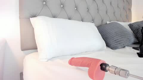 Snapshot of alicehanz_ chatting on 01/14/25, 08:41 Alice online show from 01/14/25, 08:41