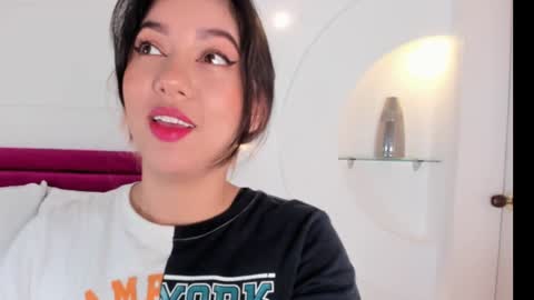 Snapshot of alicehanz_ chatting on 01/22/25, 04:13 Alice online show from 01/22/25, 04:13