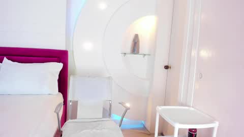 Snapshot of alicehanz_ chatting on 02/11/25, 04:11 Alice online show from 02/11/25, 04:11