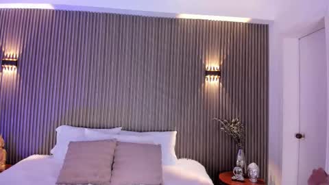 Snapshot of alicehanz_ chatting on 10/10/25, 04:11 Alice online show from 10/10/25, 04:11