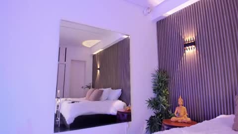 Snapshot of alicehanz_ chatting on 11/20/25, 04:23 Alice online show from 11/20/25, 04:23