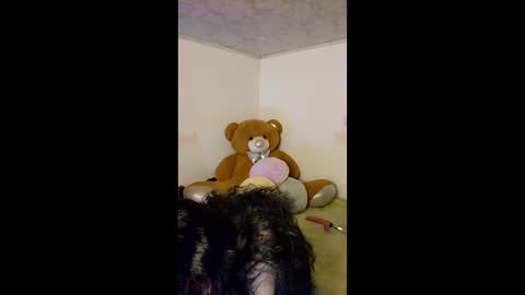 Snapshot of alicekingdom chatting on 05/05/26, 11:46 Alicekingdom online show from 05/05/26, 11:46