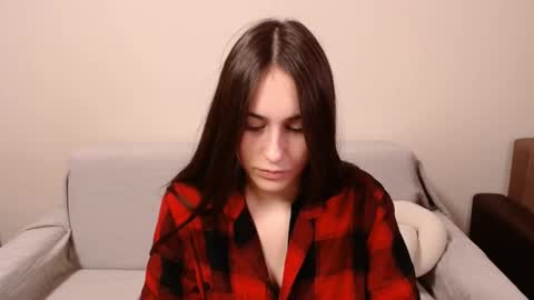 Snapshot of alicekollt chatting on 02/23/25, 01:24 alicekollt online show from 02/23/25, 01:24