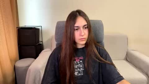 Snapshot of alicekollt chatting on 11/06/25, 10:16 alicekollt online show from 11/06/25, 10:16