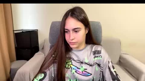 Snapshot of alicekollt chatting on 12/04/25, 11:52 alicekollt online show from 12/04/25, 11:52