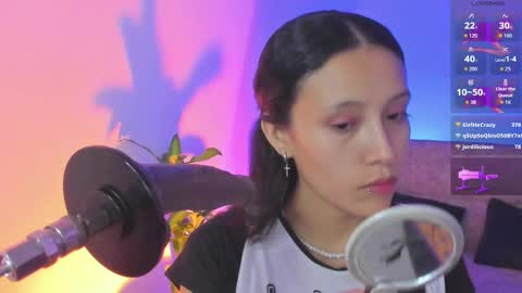 Snapshot of alicemoon__ chatting on 11/16/25, 10:21 Alicee online show from 11/16/25, 10:21