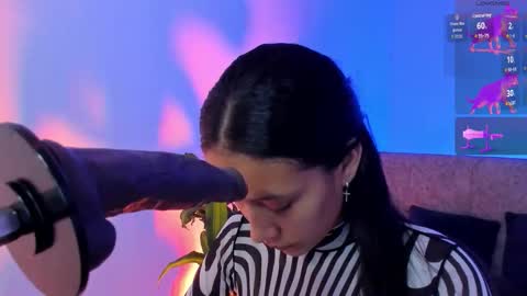 Snapshot of alicemoon__ chatting on 12/21/25, 09:33 Alicee online show from 12/21/25, 09:33