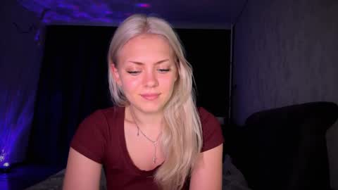 Snapshot of aliceoceaneyes chatting on 10/12/25, 02:05 aliceoceaneyes online show from 10/12/25, 02:05