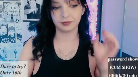 aliceriddle1 online show from 04/15/26, 07:58