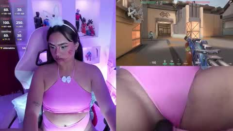 Snapshot of aliceroys chatting on 10/31/25, 12:00 Alice online show from 10/31/25, 12:00