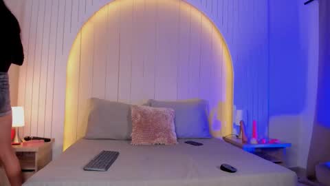 Snapshot of alicesandoval_ chatting on 12/14/25, 11:37 ALICE online show from 12/14/25, 11:37