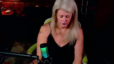 Alices Curiosity online show from 12/17/25, 05:24