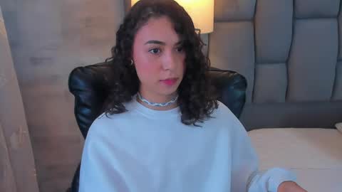 Snapshot of alicestevens_ chatting on 04/20/26, 02:31 Alicestevens online show from 04/20/26, 02:31