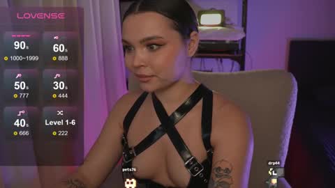 Snapshot of alicesweetlove chatting on 02/18/25, 02:16 Alice online show from 02/18/25, 02:16