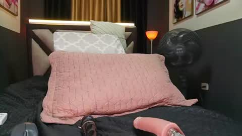alicetaylor_1 online show from 06/22/26, 09:23