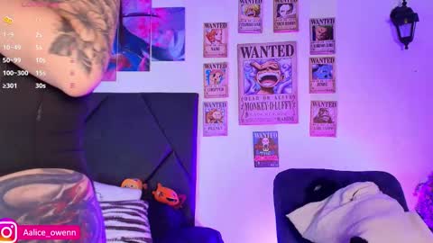 Snapshot of aliceusen chatting on 11/23/25, 11:04 Alice online show from 11/23/25, 11:04