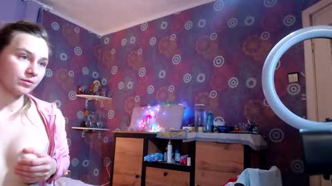 Snapshot of alicewetsquirt chatting on 02/13/26, 11:56 alicewetsquirt online show from 02/13/26, 11:56