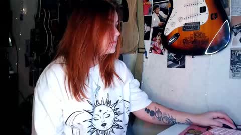 Snapshot of alicewinchesterr chatting on 12/02/24, 01:46 Alice online show from 12/02/24, 01:46