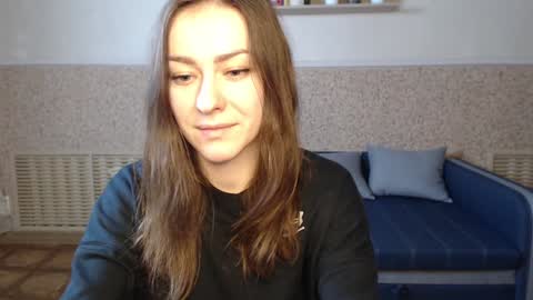 Snapshot of alicewonderful22 chatting on 12/17/24, 04:11 Alice online show from 12/17/24, 04:11