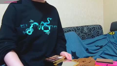 Snapshot of alicewoolfy chatting on 10/28/25, 12:58 AliceWoolfy online show from 10/28/25, 12:58