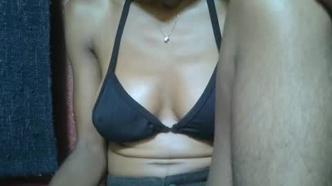 Snapshot of alicia253177 chatting on 02/15/25, 01:05 alicia253177 online show from 02/15/25, 01:05