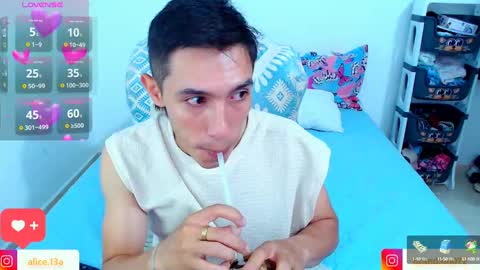 CATALINA Y ANDRES online show from 03/12/25, 02:20