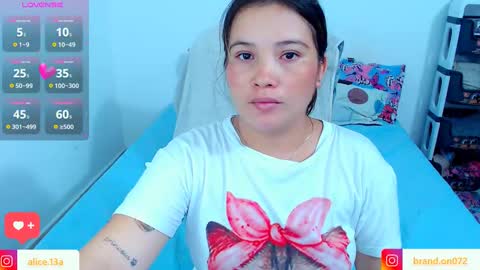 CATALINA Y ANDRES online show from 03/12/25, 09:03