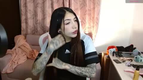 Snapshot of alicia_key_ chatting on 09/17/25, 03:19 ALICIA online show from 09/17/25, 03:19