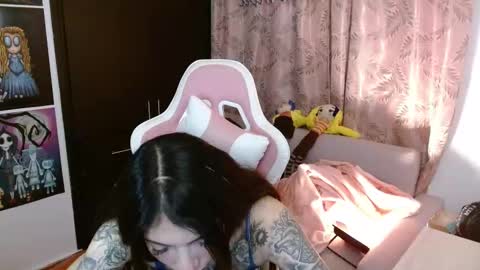 Snapshot of alicia_key_ chatting on 09/30/25, 03:00 ALICIA online show from 09/30/25, 03:00