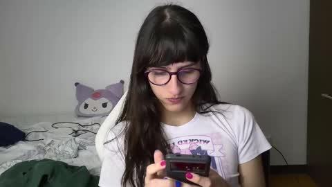 Snapshot of alicia_love29 chatting on 12/26/24, 02:01 Alice online show from 12/26/24, 02:01