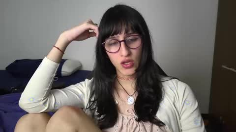 Snapshot of alicia_love29 chatting on 01/09/25, 03:26 Alice online show from 01/09/25, 03:26