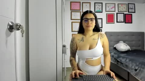 alicia_rainbow online show from 06/02/26, 04:25