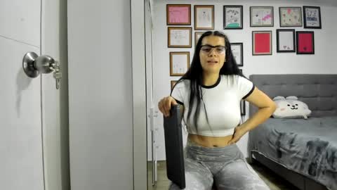 alicia_rainbow online show from 06/24/26, 04:00