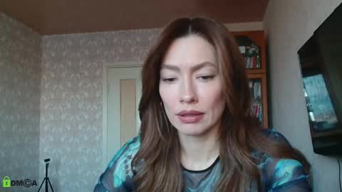 Alicia online show from 10/22/25, 04:46