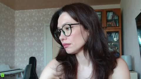 Snapshot of alicia_savory chatting on 06/17/26, 07:44 Alicia online show from 06/17/26, 07:44