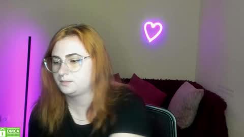 Snapshot of alicia_side_red chatting on 09/20/25, 11:22 Alicia online show from 09/20/25, 11:22