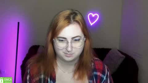 Snapshot of alicia_side_red chatting on 09/24/25, 11:24 Alicia online show from 09/24/25, 11:24