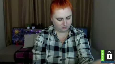 Snapshot of alicia_side_red chatting on 09/29/25, 05:23 Alicia online show from 09/29/25, 05:23