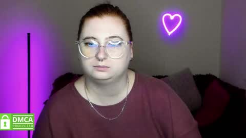 Snapshot of alicia_side_red chatting on 10/06/25, 05:27 Alicia online show from 10/06/25, 05:27