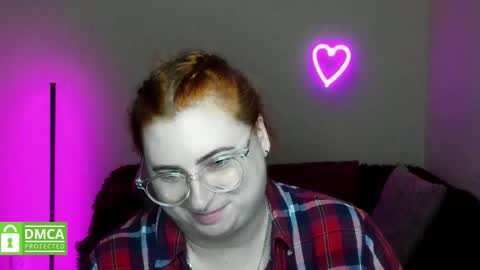 Snapshot of alicia_side_red chatting on 10/12/25, 05:28 Alicia online show from 10/12/25, 05:28