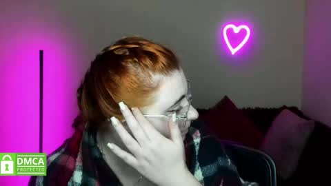 Snapshot of alicia_side_red chatting on 10/15/25, 06:02 Alicia online show from 10/15/25, 06:02