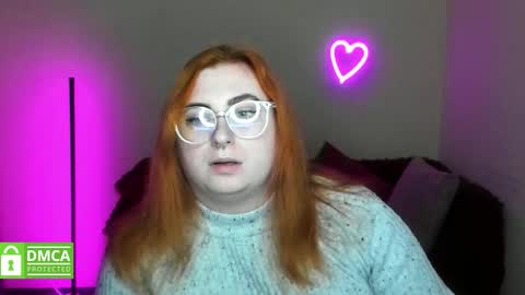 Snapshot of alicia_side_red chatting on 10/22/25, 11:21 Alicia online show from 10/22/25, 11:21