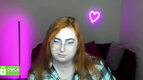 Snapshot of alicia_side_red chatting on 10/24/25, 05:48 Alicia online show from 10/24/25, 05:48