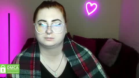 Snapshot of alicia_side_red chatting on 11/12/25, 06:36 Alicia online show from 11/12/25, 06:36