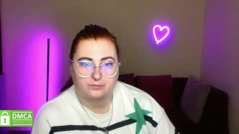 Snapshot of alicia_side_red chatting on 11/29/25, 12:30 Alicia online show from 11/29/25, 12:30